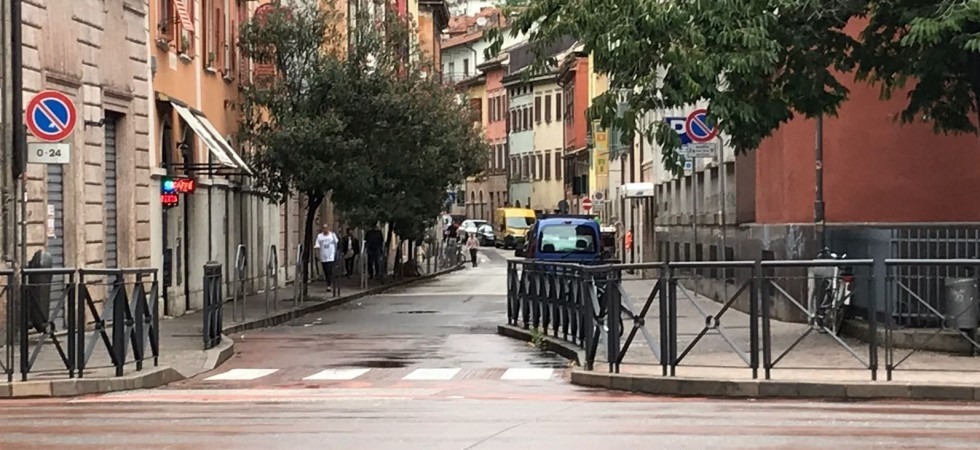 Cambia volto via San Martino, lunedì iniziano i lavori per una nuova area ciclopedonale